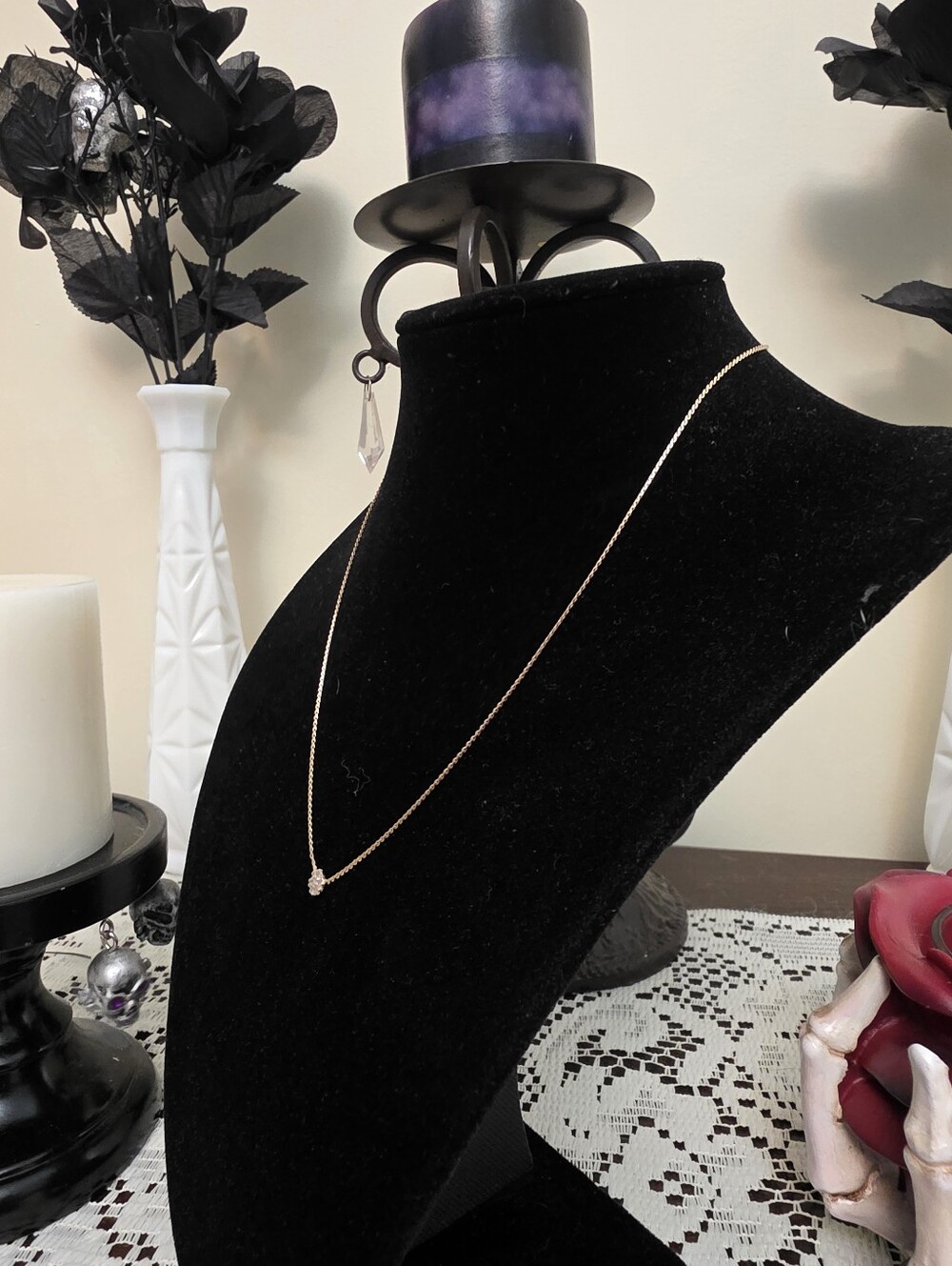 1.92 Gram Delicate Vintage 14kt Gold Flower Cluster Necklace Clear Stones - Picture 4 of 14